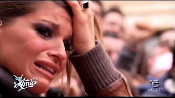 Alessandra Amoroso in lacrime ad Amici del 10 dicembre 2011