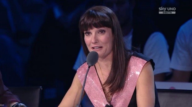 Victoria piange, Vivian, X Factor