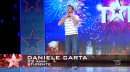 Daniele Carta suona col pomo d'adamo a Italia's got talent
