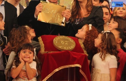 Foto dal dietro le quinte dello Zecchino D'Oro 2009 con Veronica Maya e Paolo Conticini