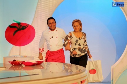 Foto dal baclstage de La Prova del Cuoco di Raiuno con Elisa Isoardi Anna Moroni Beppe Bigazzi