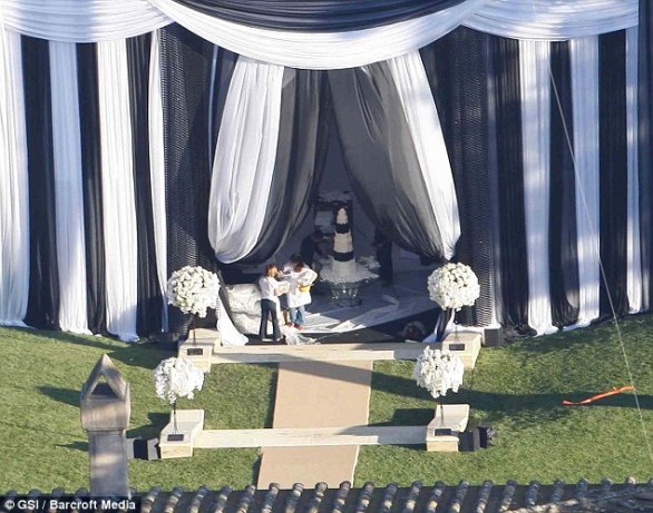 Il matrimonio di Kim Kardashian e Kris Humphries (foto spia del Daily Mirror)