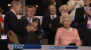 La Regina Elisabetta e Danny Craig (James Bond) alla Cerimonia di Apertura delle Olimpiadi di Londra 2012