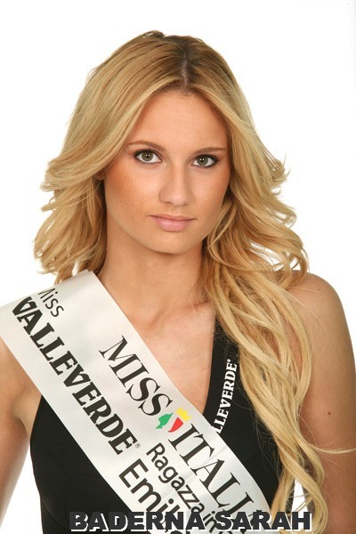 Le 60 Ragazze Finaliste di Miss Italia 2009 in posa per le foto ufficiali di presentazione