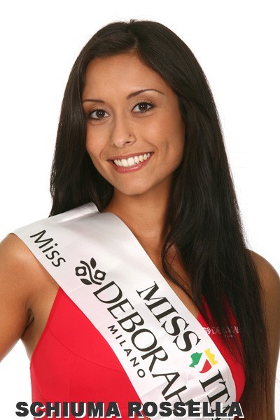 Le 60 Ragazze Finaliste di Miss Italia 2009 in posa per le foto ufficiali di presentazione