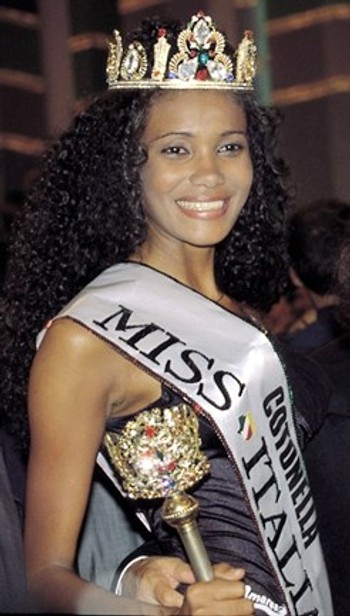 La vincitrice dell'edizione di Miss Italia 1996 Denny Mendez