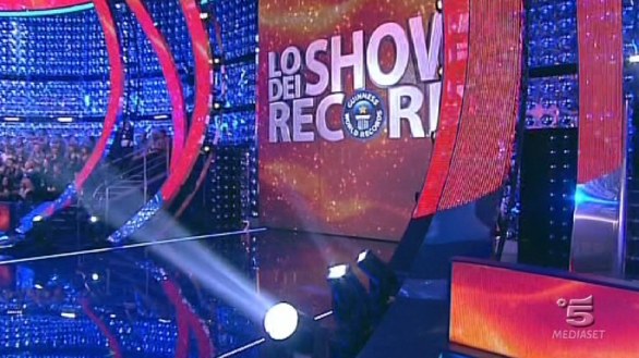 Lo show dei record, la prima puntata del 13 settembre 2012