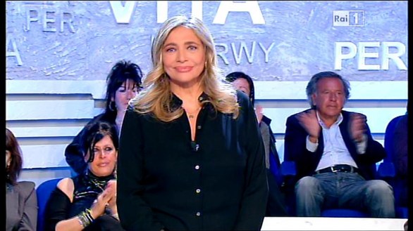 Mara Venier piange per Lamberto Sposini a La Vita in Diretta