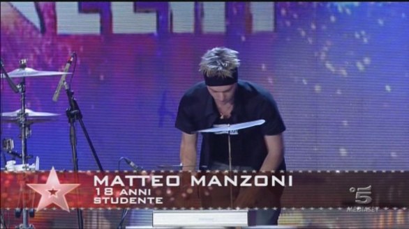 Matteo Manzoni, batterista bendato a Italia s Got Talent 2013