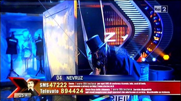 Nevruz Joku a X Factor 4 del 26 ottobre 2010 canta Cosa sono le nuvole
