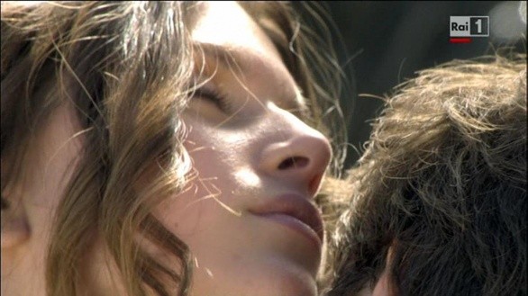 foto della scena di sesso tra andrea e elena nella quinta puntata del 2 novembre 2010 della fiction rai terra ribelle