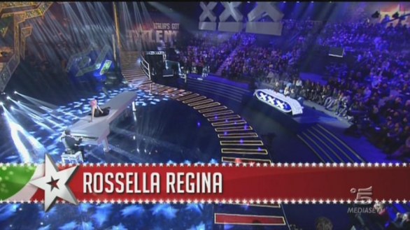 Rossella Regina, cantante travestita a Italia