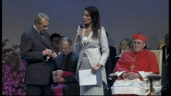 Safiria Leccese - La presentatrice del Papa