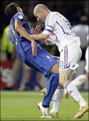 La foto della testata di Zidane a Materazzi